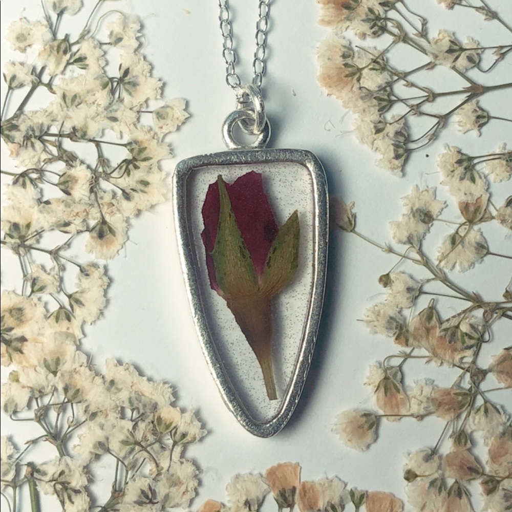 Rose silver arrowhead necklace